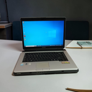 Toshiba Satellite L300 Laptop Intel Pentium Dual Core 2.0Ghz 4GB RAM 120GB SSD 1GB Ekran Kartı 30 dk Batarya Kod: 171